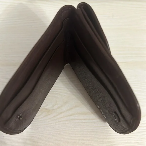 Tumi Brown Leather Wallet - Picture 7 of 7